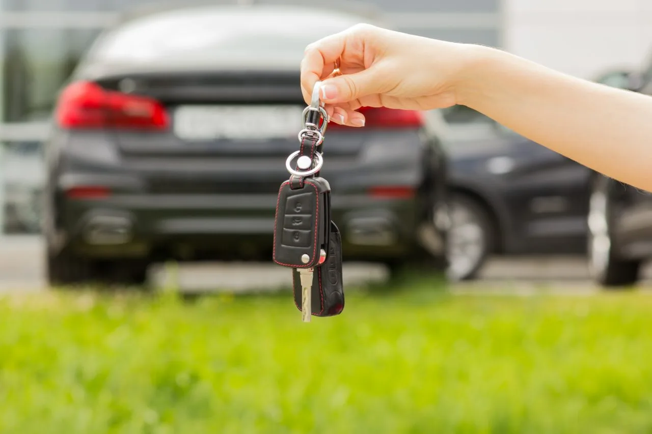 Handing over a programmed car key