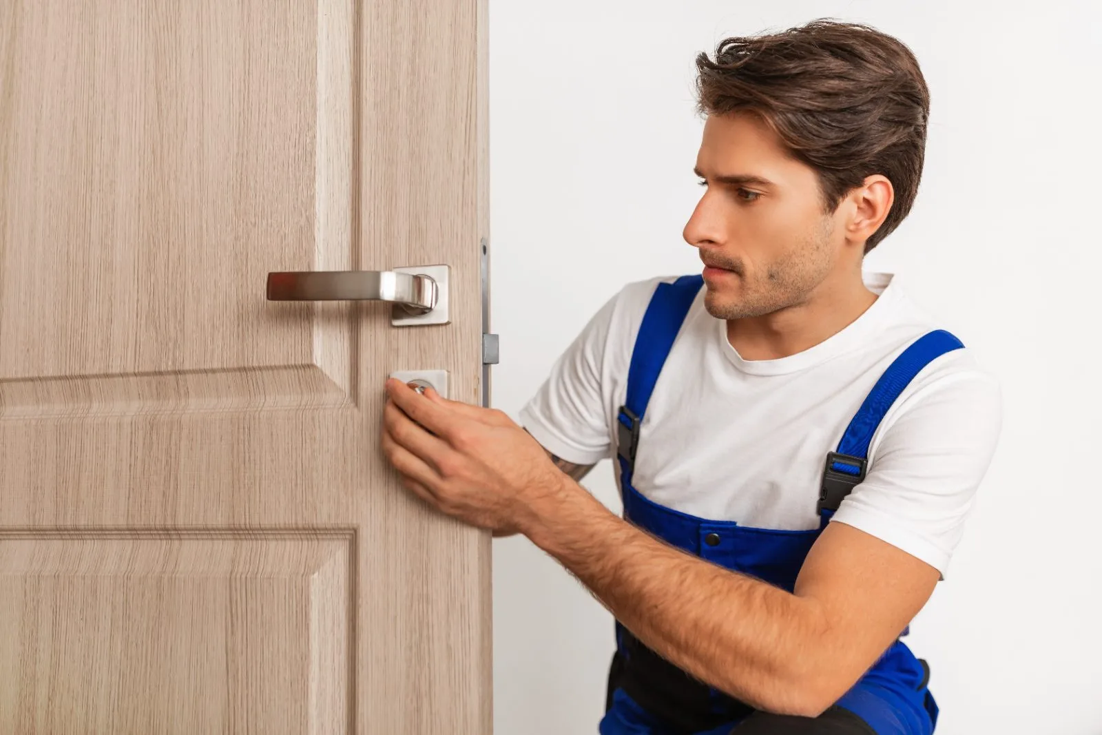 Commercial locksmith